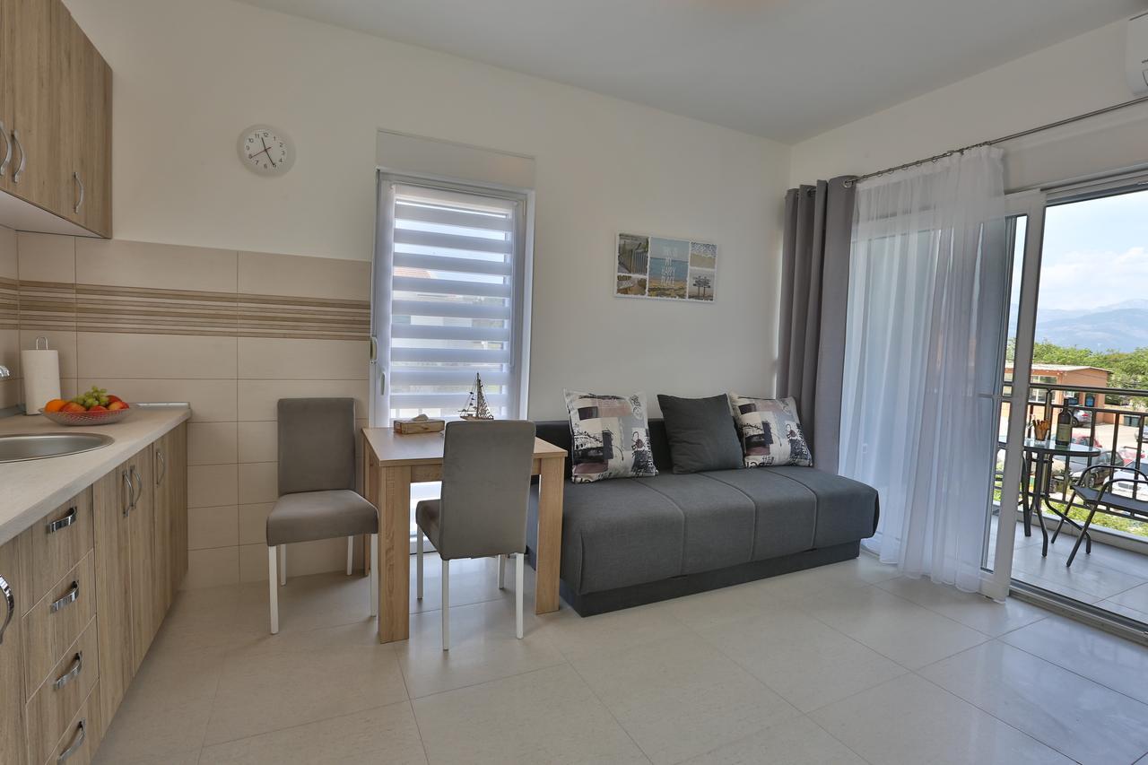 Kristina Apartments ティヴァト エクステリア 写真