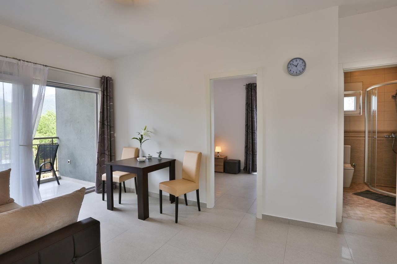 Kristina Apartments ティヴァト エクステリア 写真