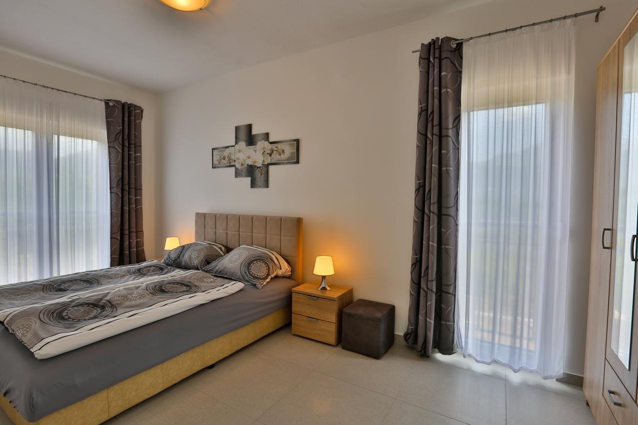 Kristina Apartments ティヴァト エクステリア 写真