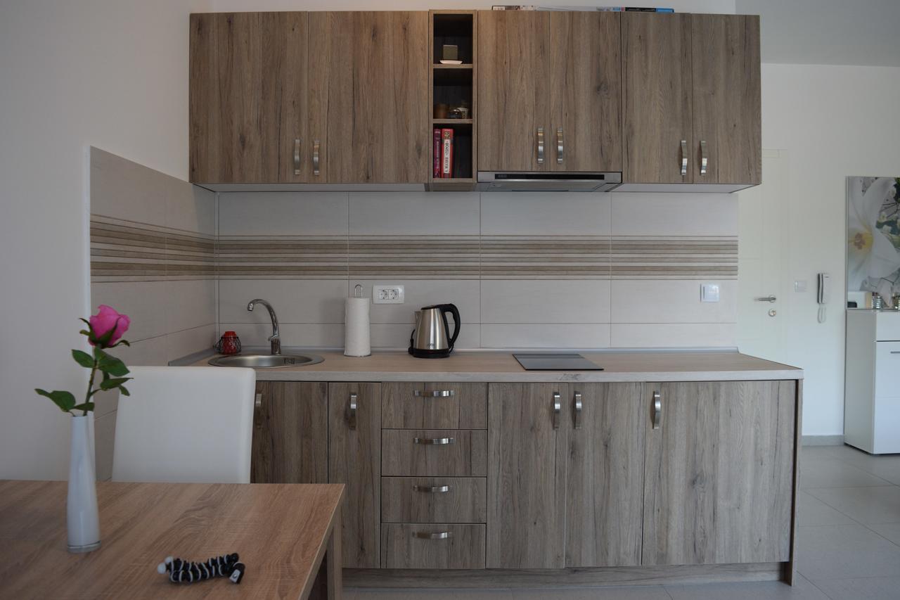 Kristina Apartments ティヴァト エクステリア 写真