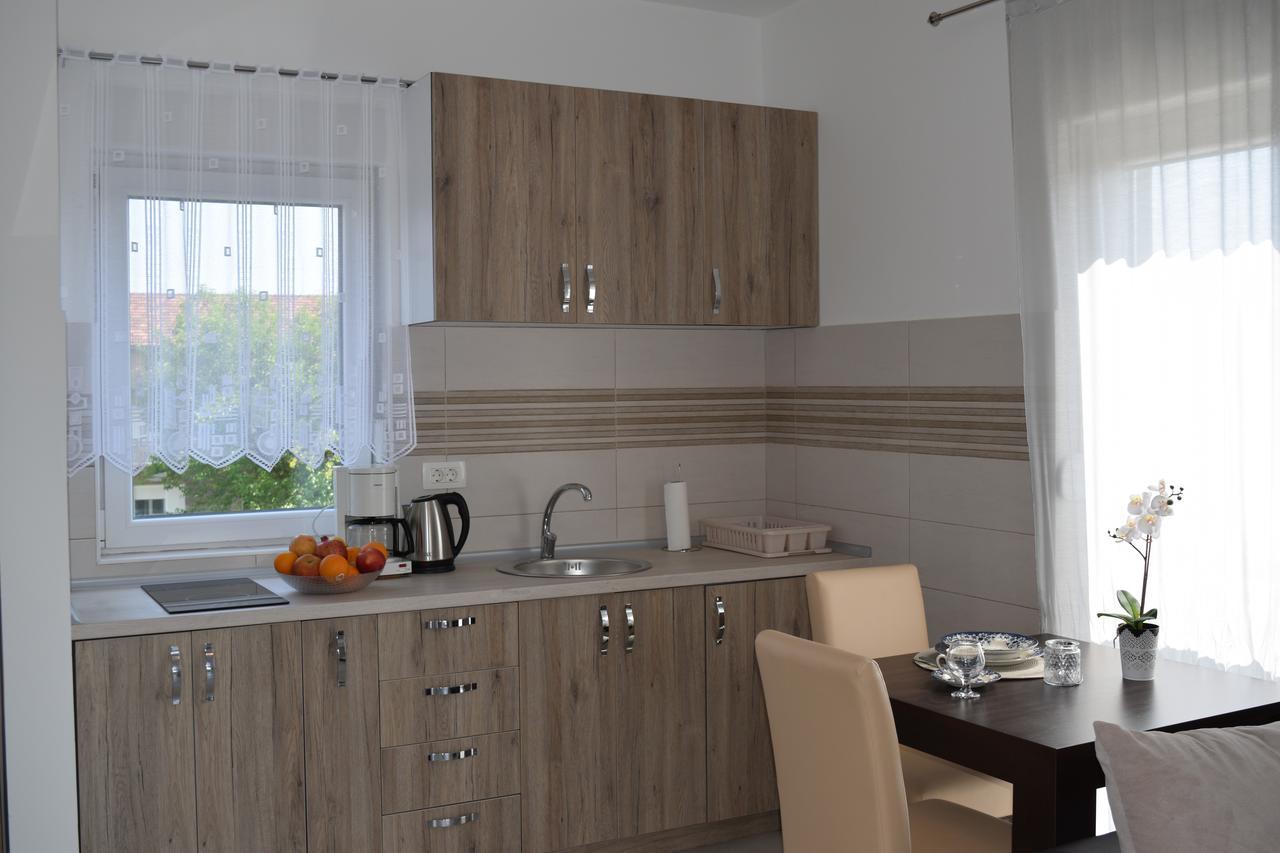 Kristina Apartments ティヴァト エクステリア 写真